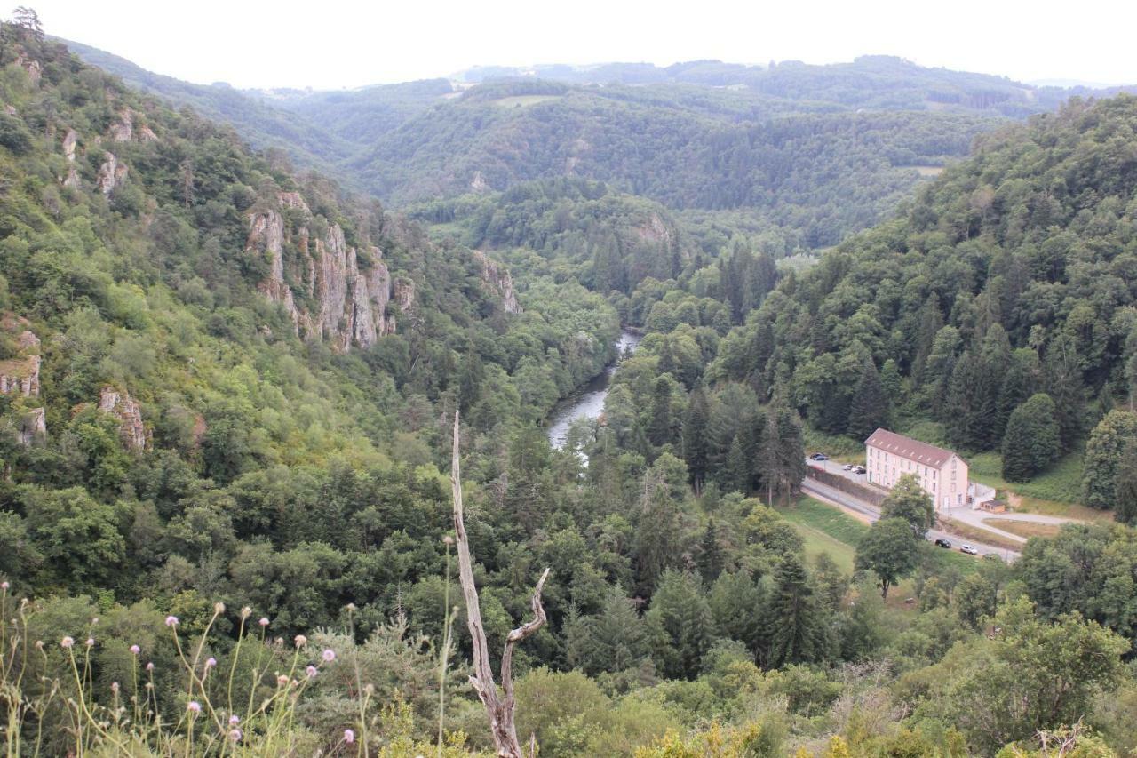 Bed and Breakfast Maison Le Barrage Saint-Gervais-dʼAuvergne Exterior foto